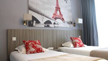 Habitación con 2 camas individuales | Ropa de cama de alta calidad y caja de seguridad en la habitación