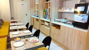 Kontinental frokost hver dag (mot et tillegg)