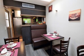 Daily continental breakfast (EUR 12 per person)