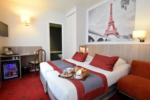 Twin Room | In-room safe, desk, blackout drapes, soundproofing - Hôtel Saphir Grenelle (Paris)