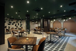 Lunch and dinner served