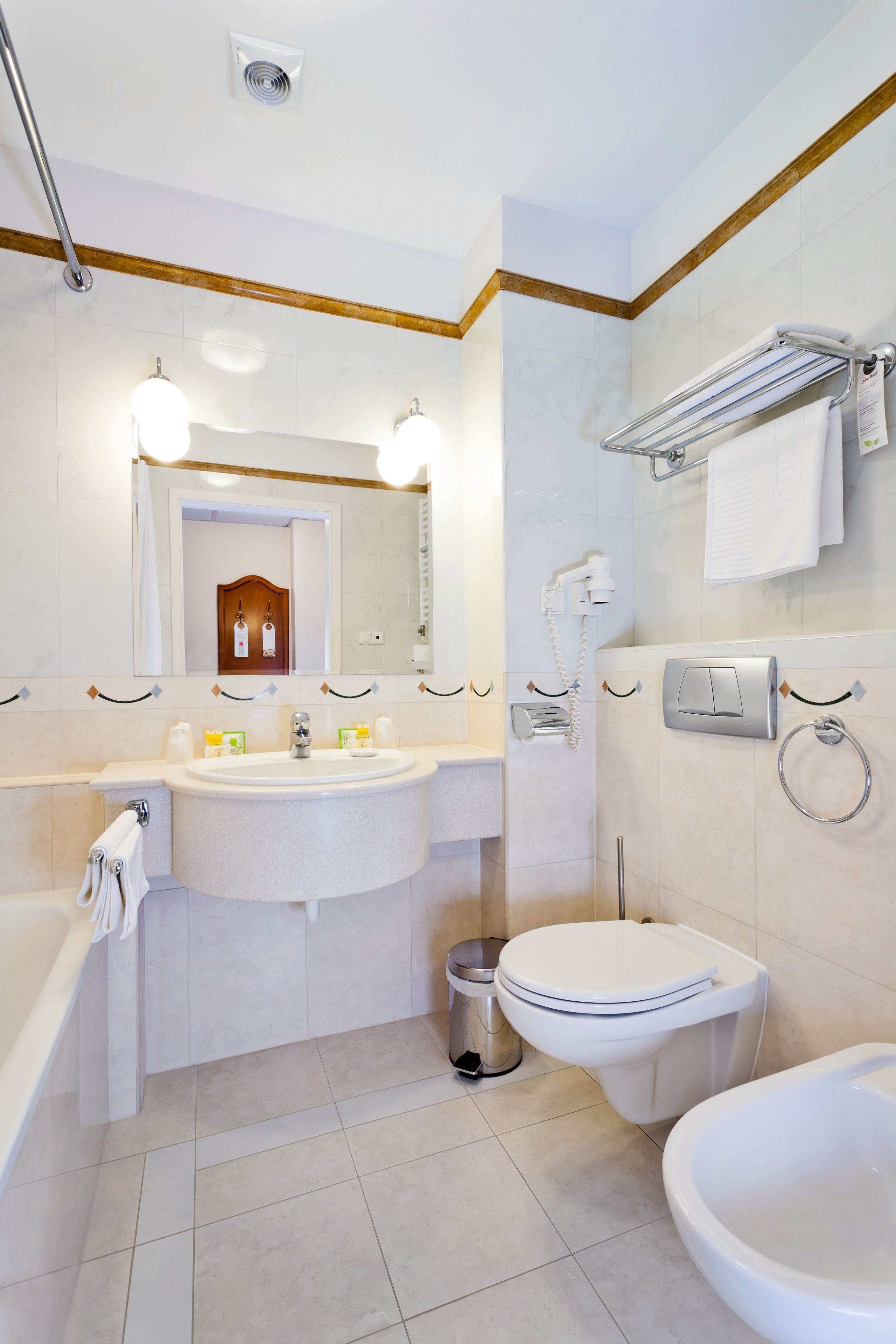 double room | bathroom | free toiletries, hair dryer, towels