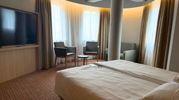 In-room safe, desk, laptop workspace, blackout drapes