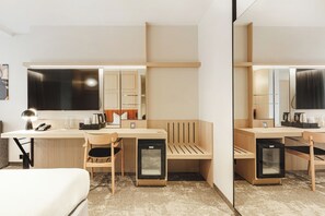 Chambre supérieure double | Coffre-fort, bureau, espace de travail pour ordinateurs portables
