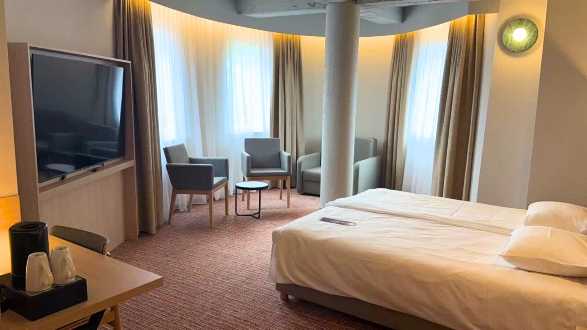 Superior Suite | In-room safe, desk, laptop workspace, blackout drapes