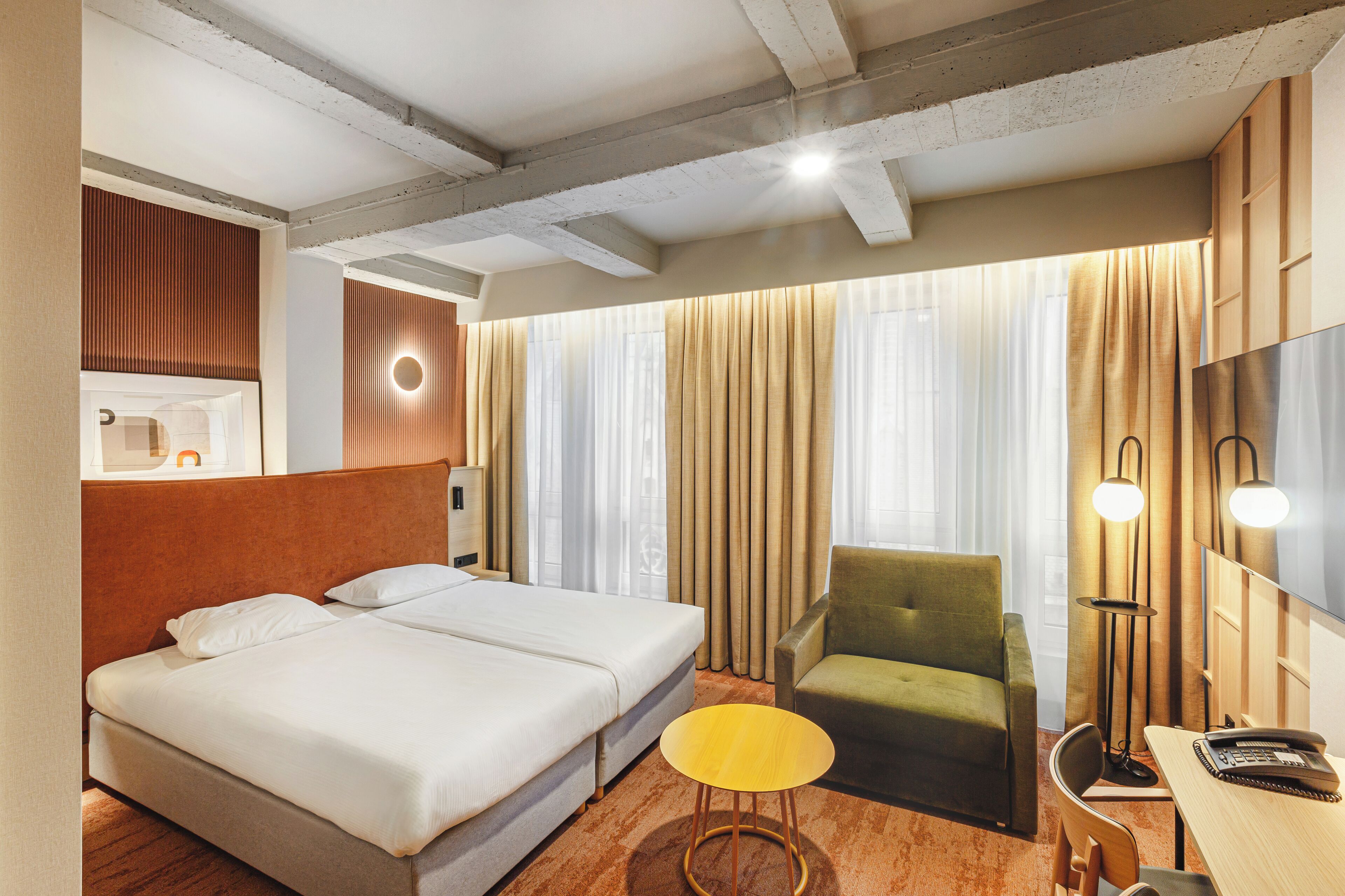 superior twin room | 1 bedroom, in-room safe, desk, laptop workspace