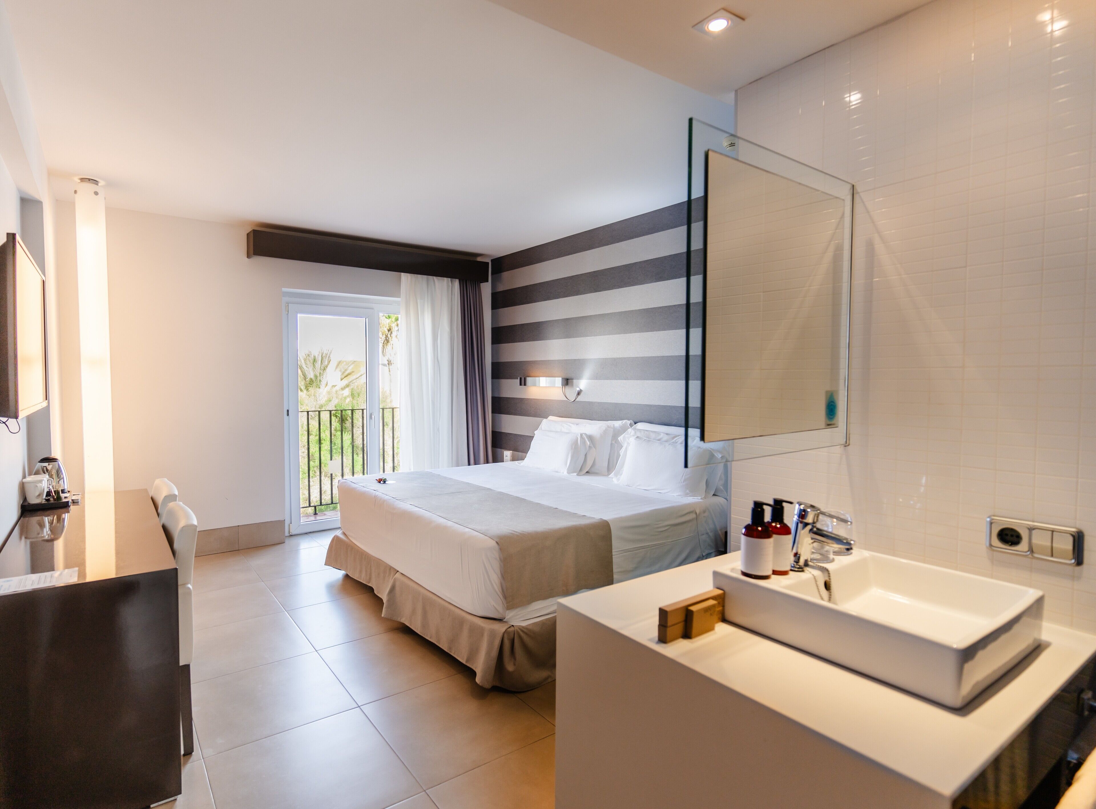 Habitación superior (Side Sea View) | Baño