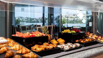 Daily buffet breakfast for a fee