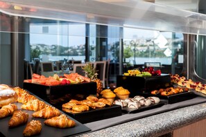 Daily buffet breakfast for a fee - Barceló Hamilton Menorca - Adults Only (Es Castell)