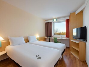 Room, 2 Twin Beds (New Sleep Easy Concept) | Desk, soundproofing, free WiFi, bed sheets