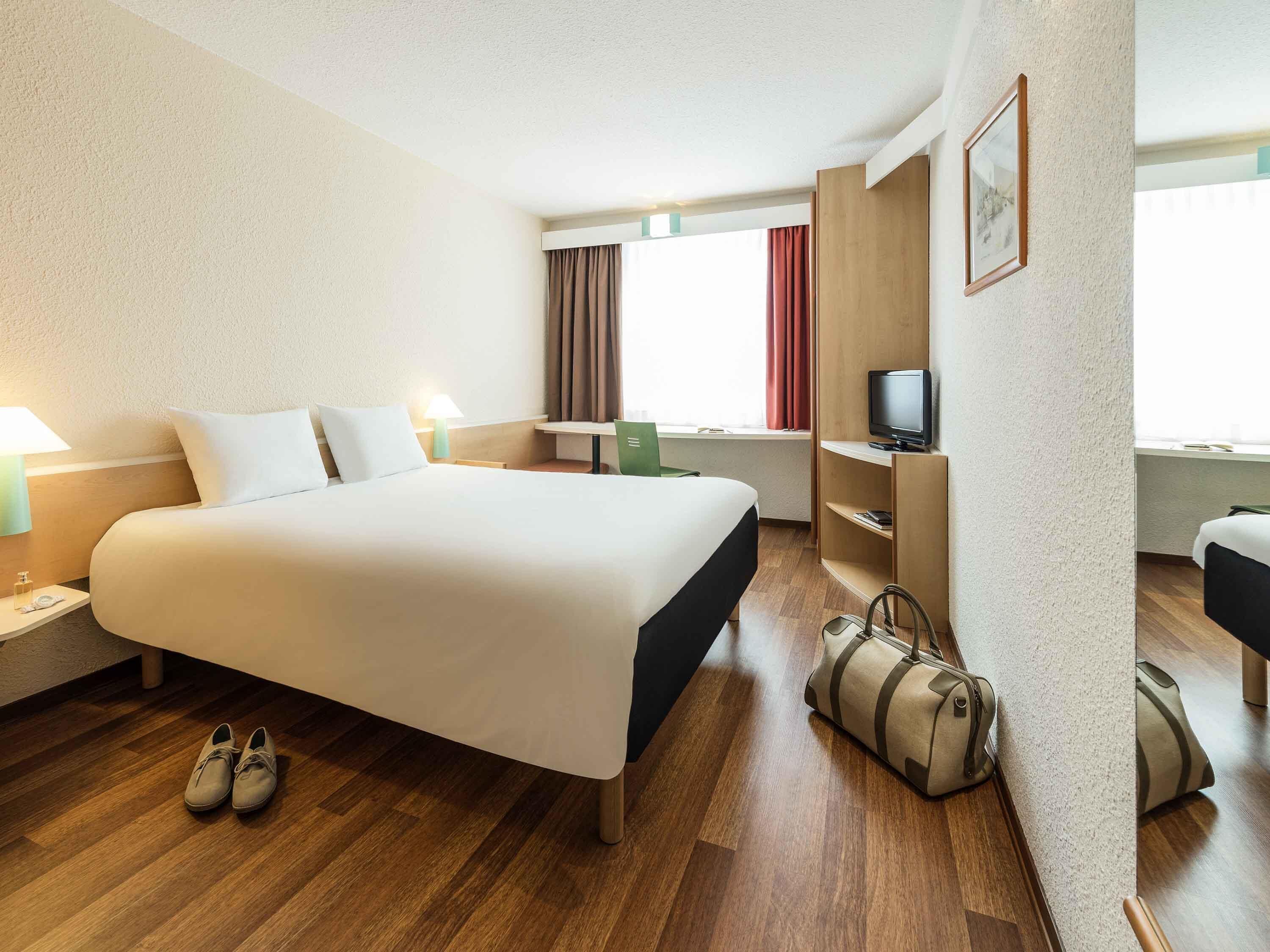 Room, 1 Double Bed | Desk, soundproofing, WiFi (free), alarm clocks