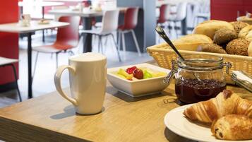 Daily buffet breakfast (EUR 17 per person)