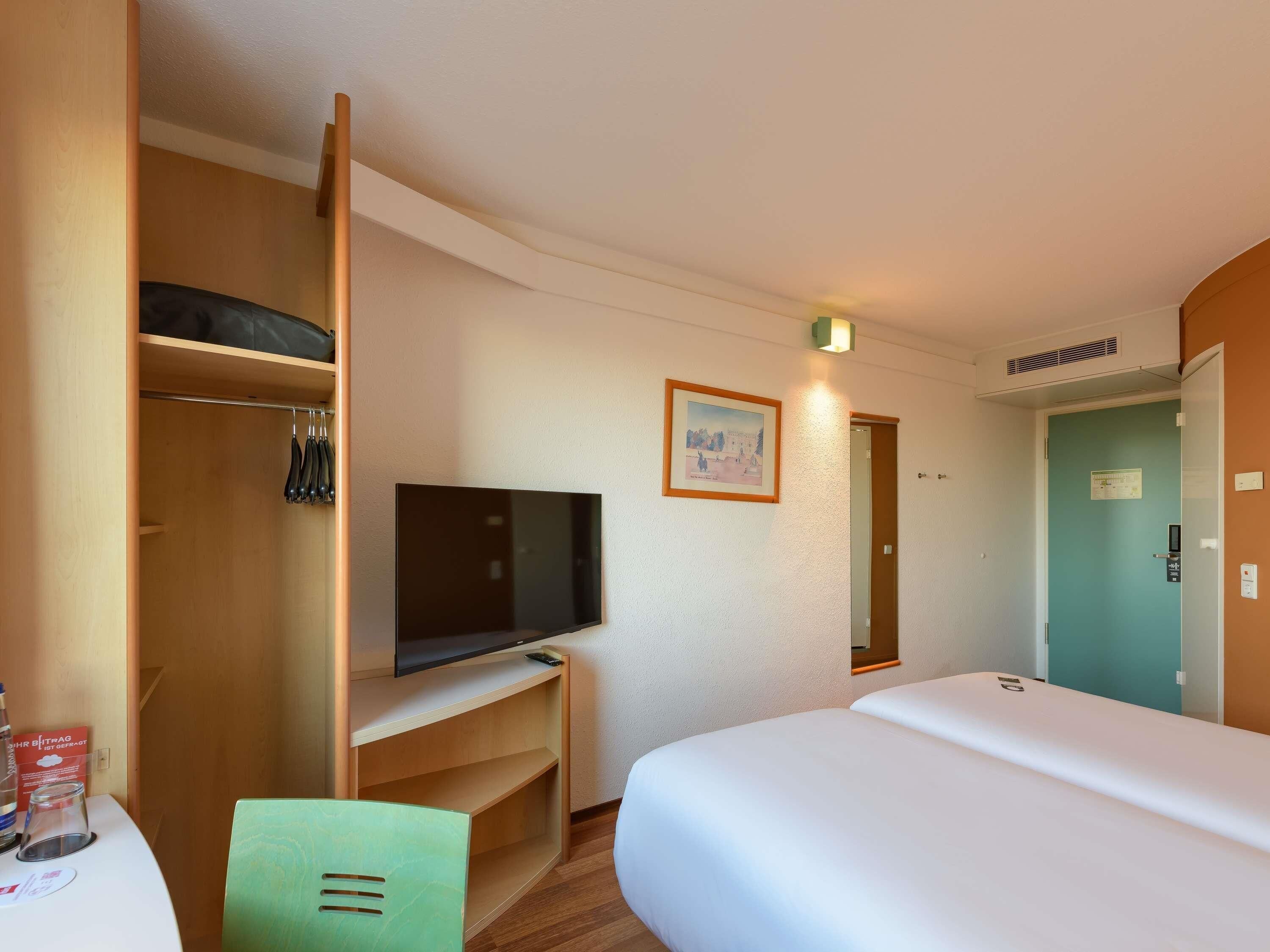 Bureau, système d’insonorisation, accès au Wi-Fi (inclus)