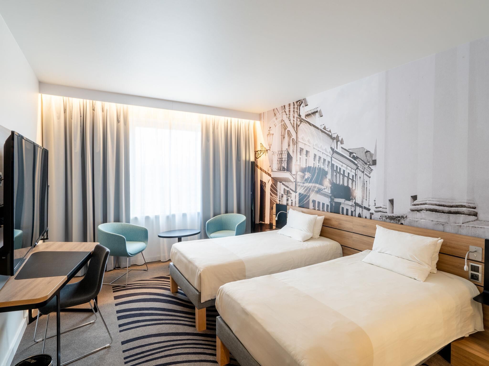 Superior Room, 2 Single Beds | Premium bedding, minibar, in-room safe, desk