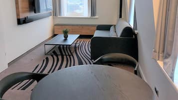 Suite, 1 Bedroom | Premium bedding, minibar, in-room safe, desk