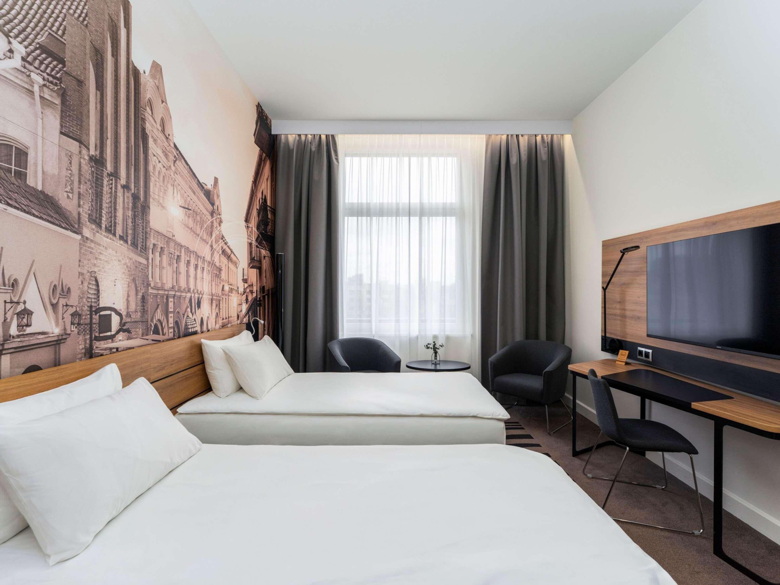 Premium bedding, minibar, in-room safe, desk