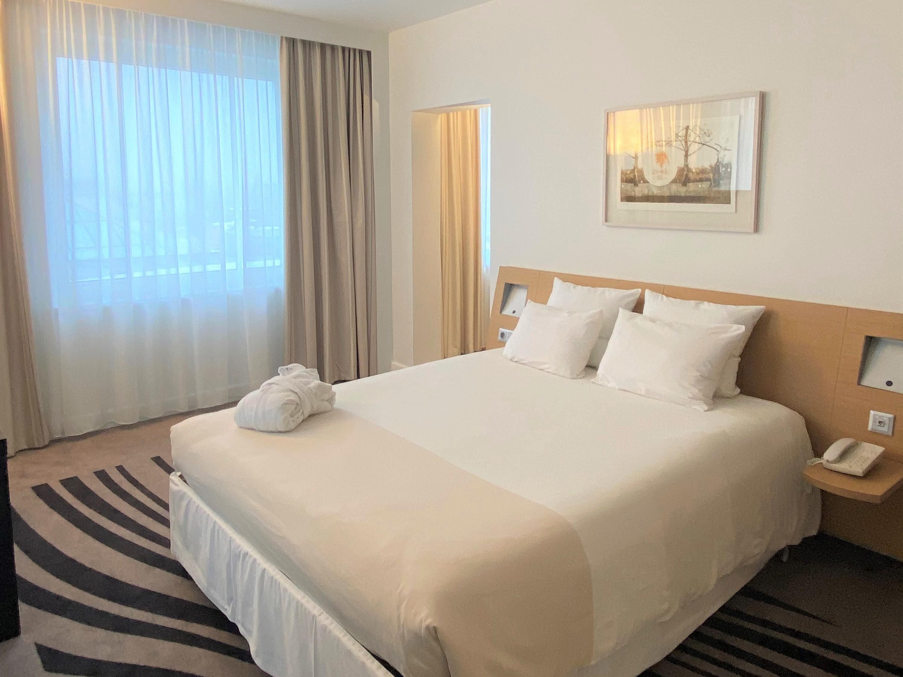 Suite, 1 Bedroom | Premium bedding, minibar, in-room safe, desk