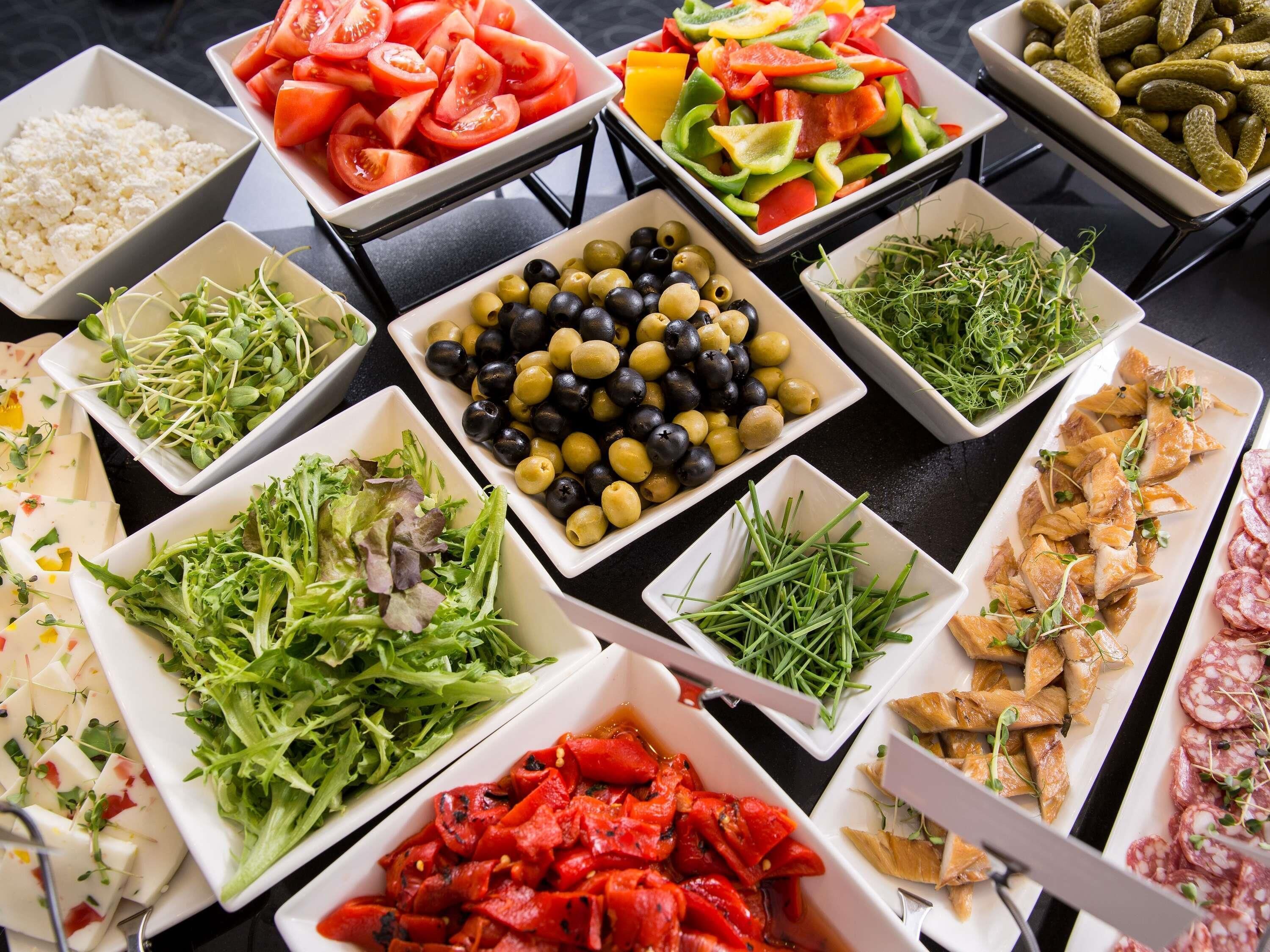 Päivittäinen buffetaamiainen (18 EUR per henkilö)