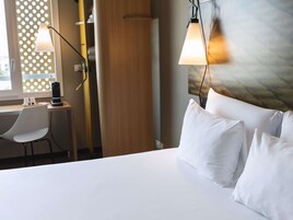 Comfort Room, 1 Double Bed | Desk, free cribs/infant beds, free WiFi, bed sheets