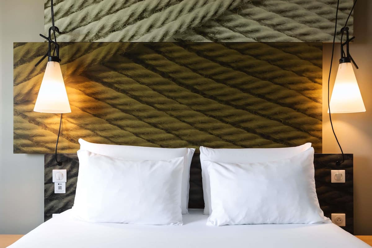 Habitación Confort, 1 cama doble | Escritorio, cunas gratuitas, wifi gratis y ropa de cama