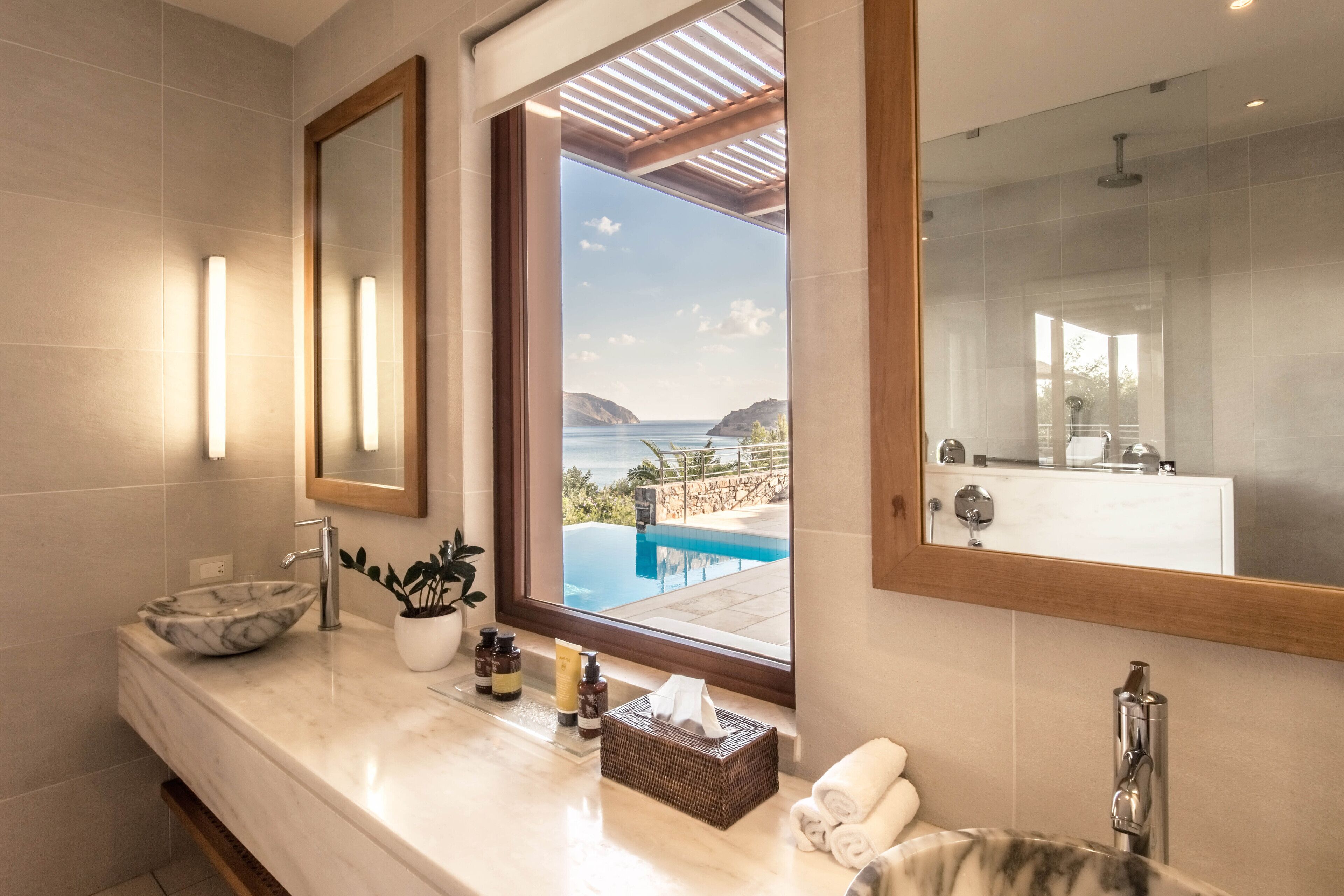 suite, sea view (island, private heated pool) | bathroom | free toiletries, hair dryer, bathrobes, slippers