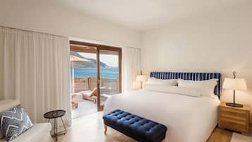 Suite – deluxe, sjøutsikt | Sengetøy av topp kvalitet, minibar og safe på rommet