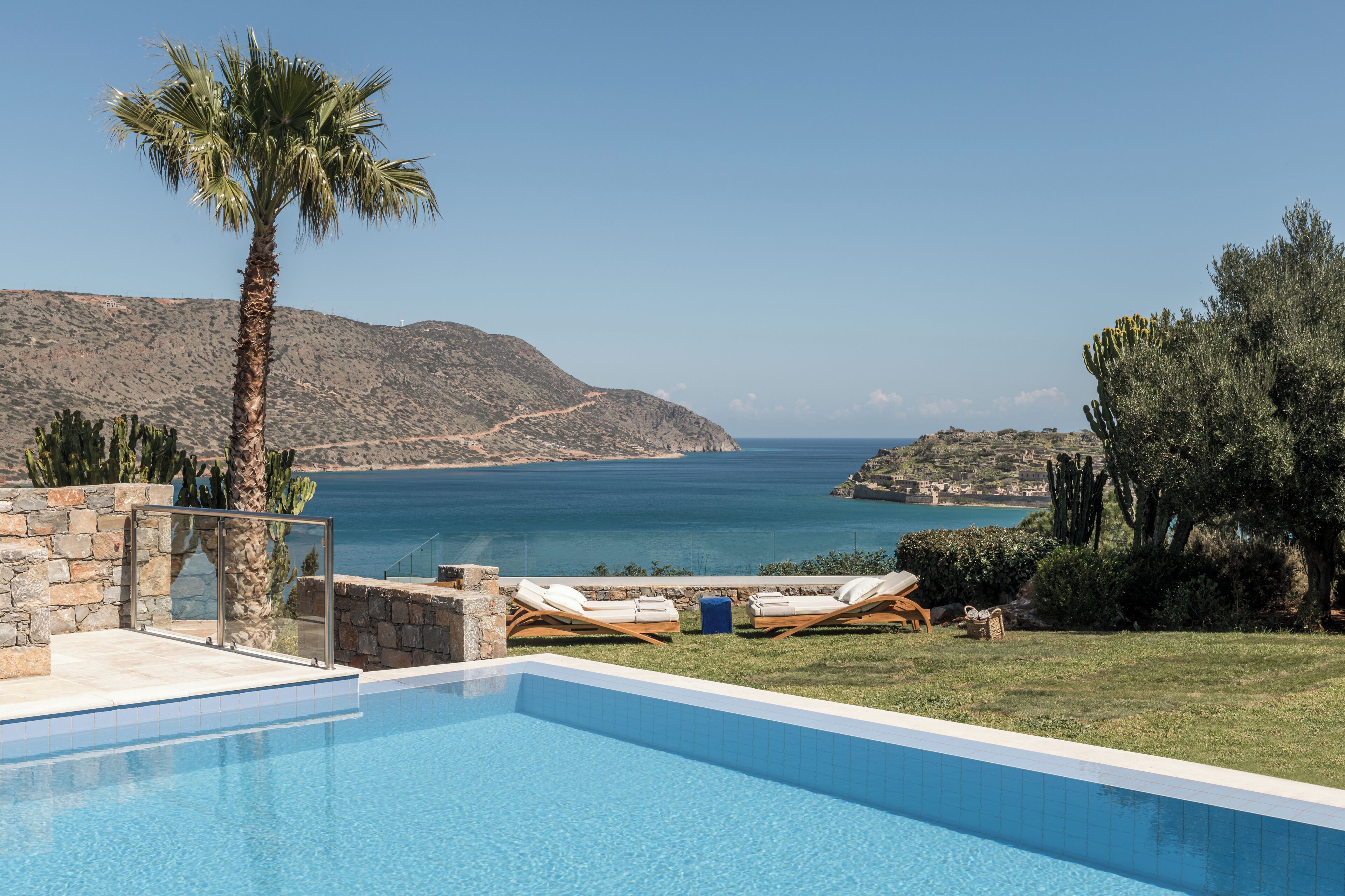 Phaea Blue Villa | Private pool