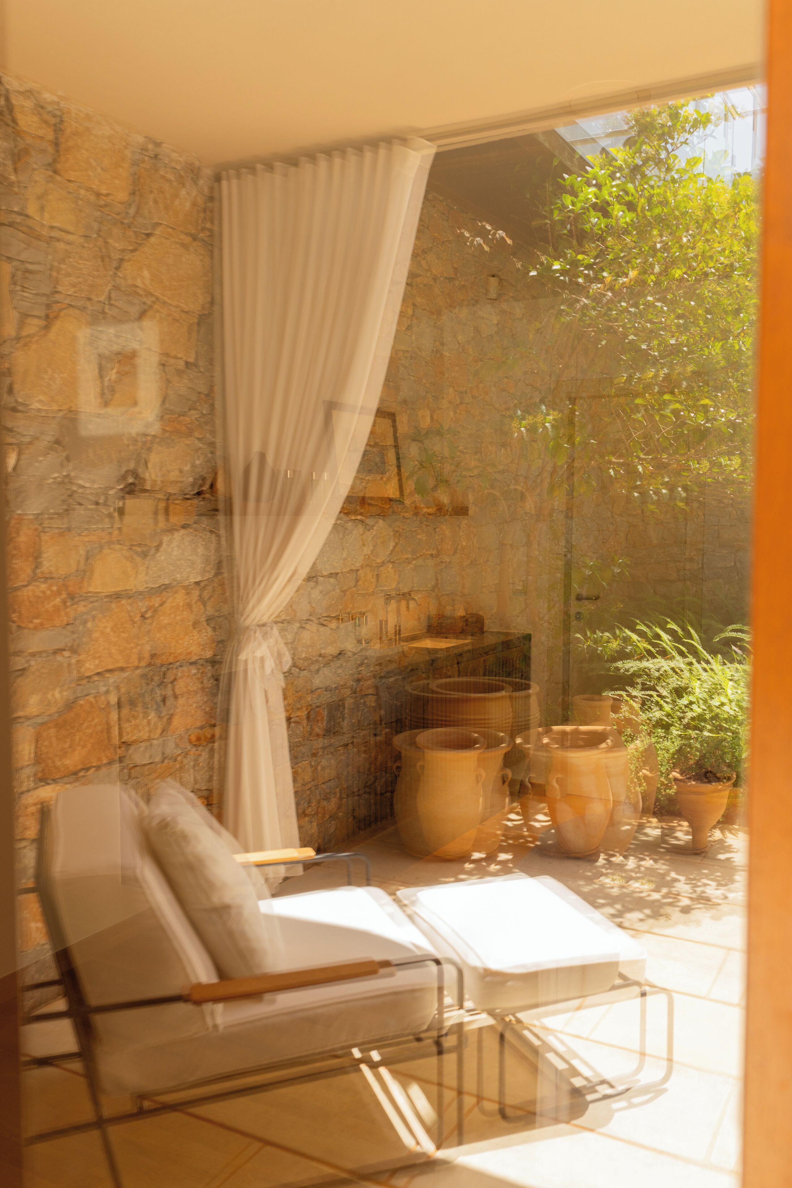 body treatments, body wraps, body scrubs, facials, 2 treatment rooms