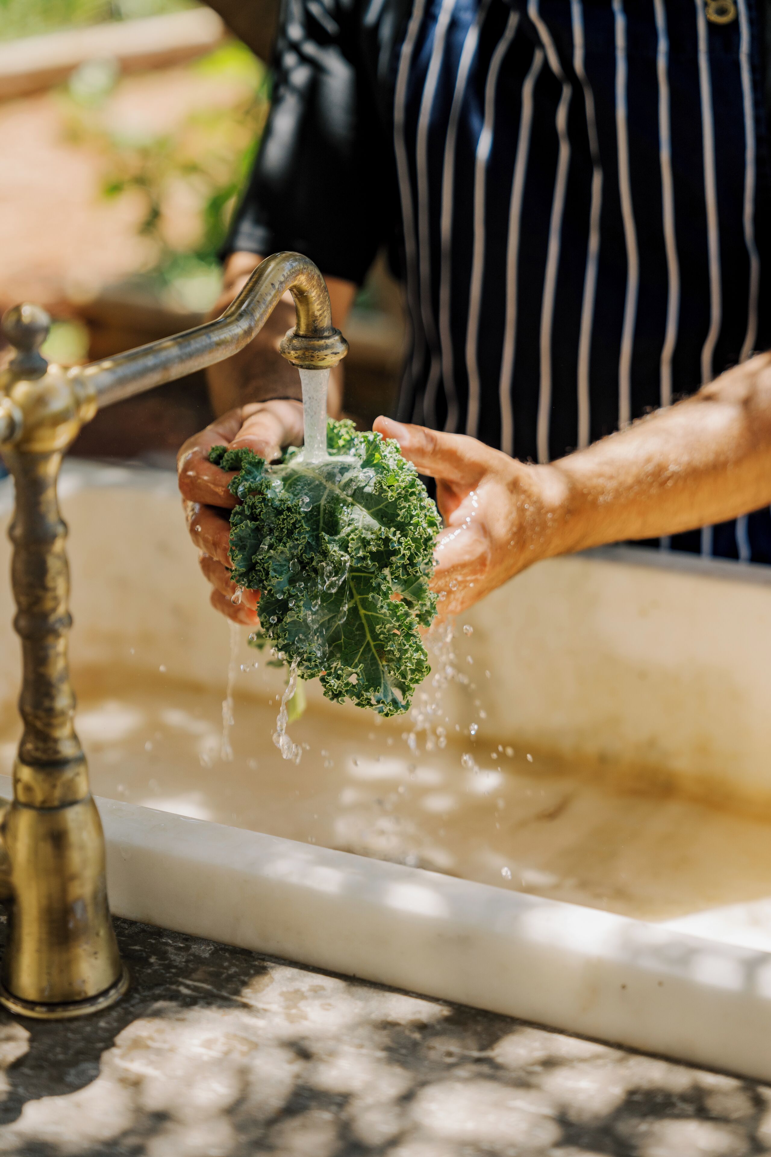 3 restaurants, lunch served