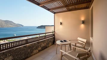 Deluxe bungalow, uitzicht op zee | Balkon