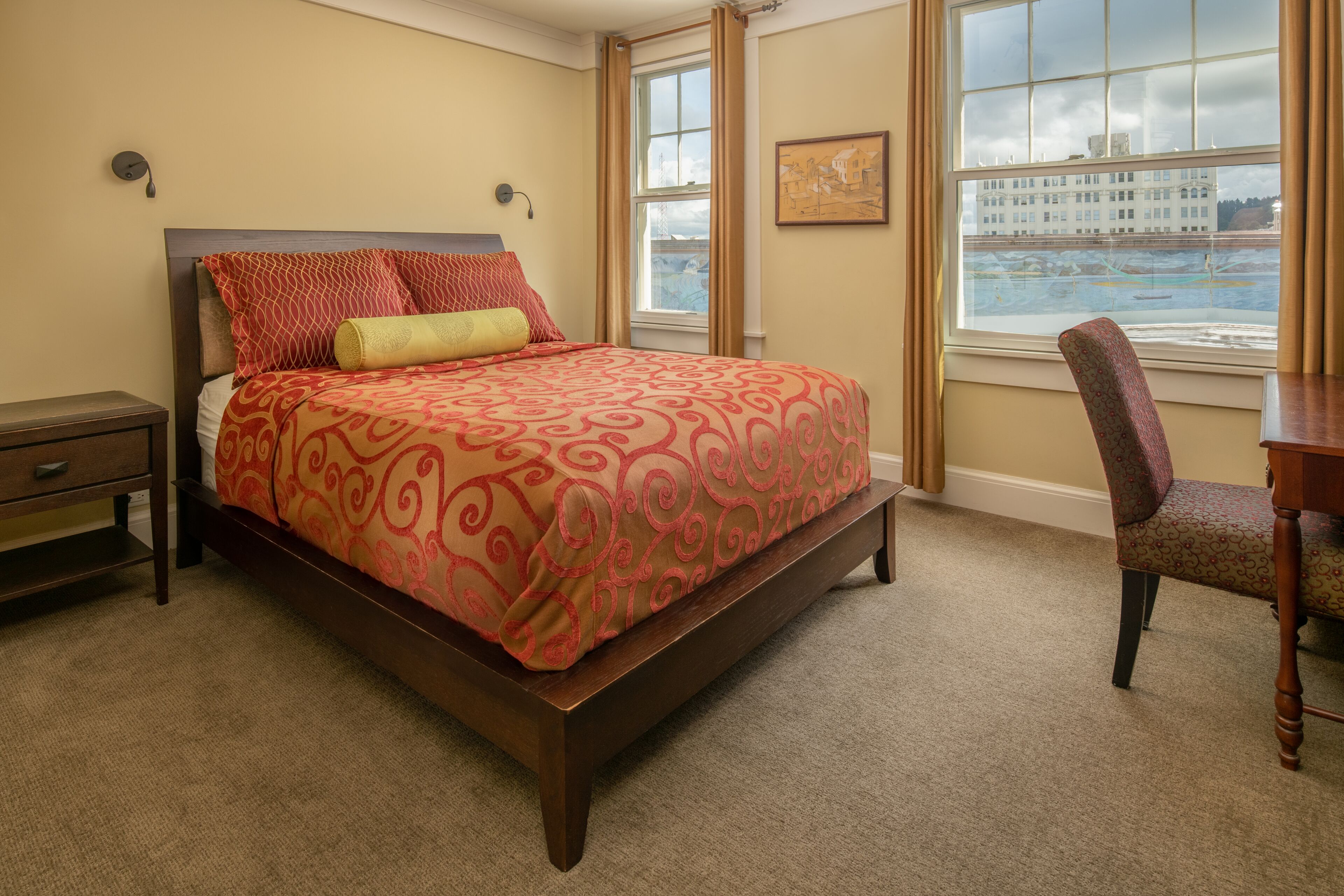 room, 1 queen bed | 1 bedroom, premium bedding, pillow-top beds, desk