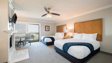 Superior 2 Queens Fireplace Full Harbor View | Interior detail