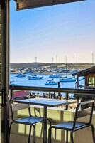 Habitación Deluxe, 2 camas de matrimonio, vistas parciales al mar | Ropa de cama de alta calidad y colchones viscoelásticos