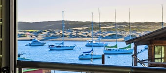 456 Embarcadero Inn & Suites