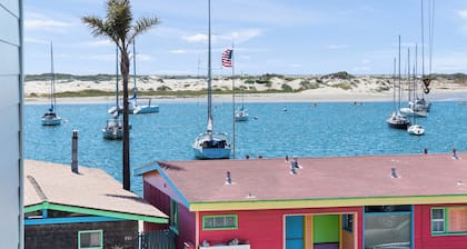 456 Embarcadero Inn & Suites