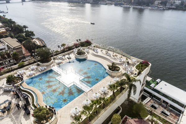 Outdoor pool, sun loungers