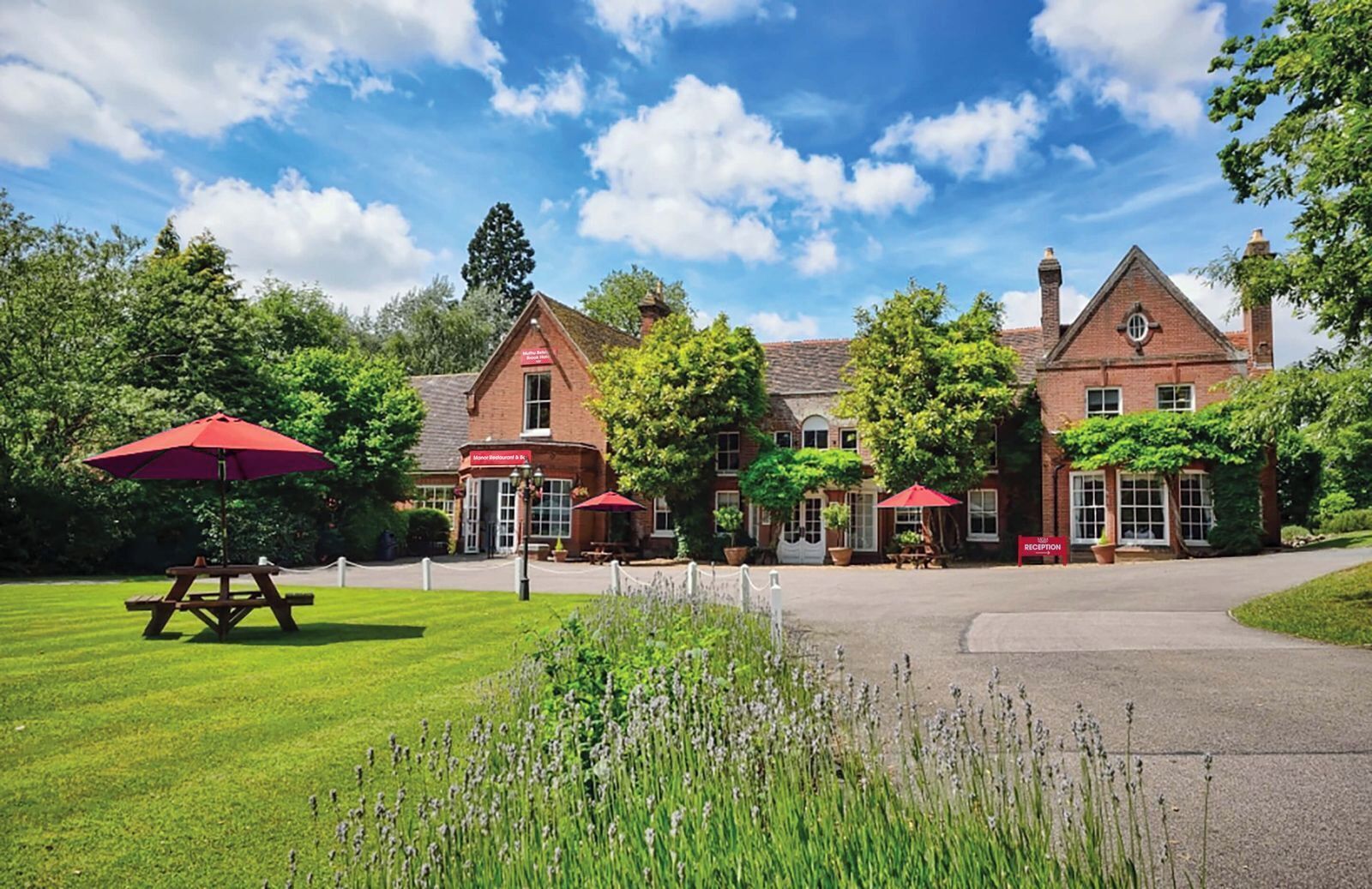 숙박 시설 정면