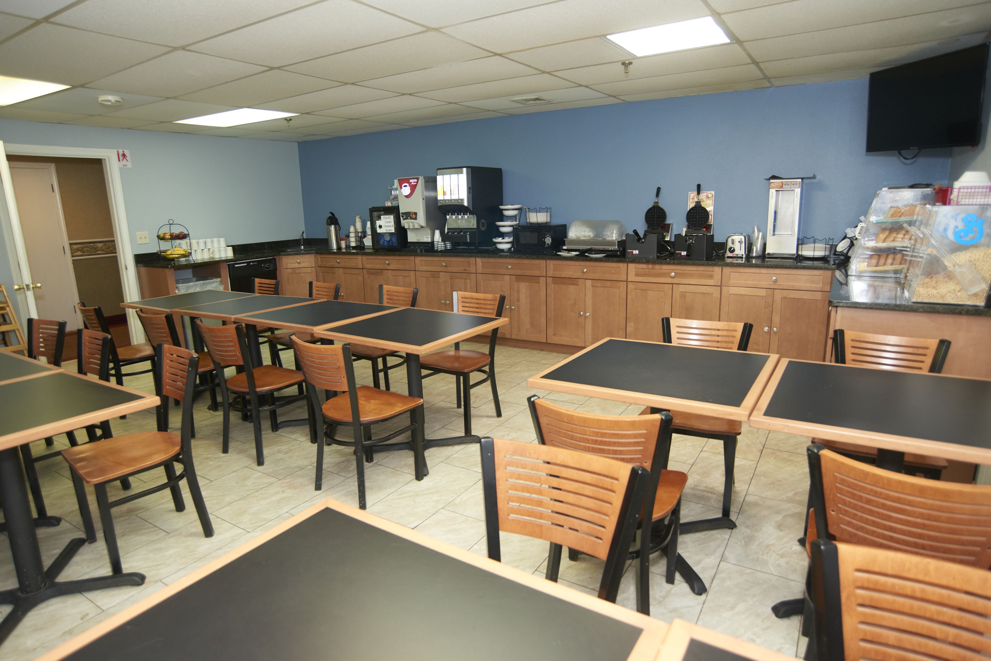 Free daily buffet breakfast