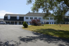 Front of property - Sandwich Lodge & Resort (Sandwich)