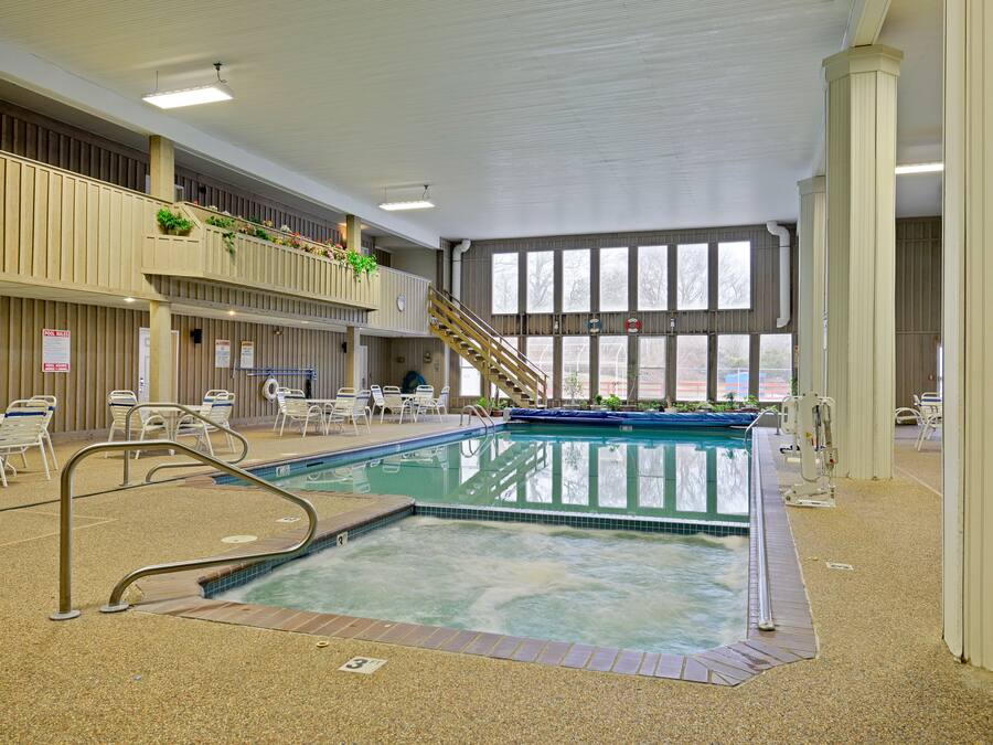 Indoor pool, seasonal outdoor pool, pool loungers