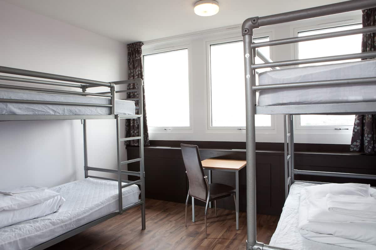 Soundproofing, free WiFi, bed sheets