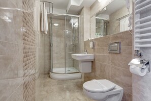 Free toiletries, hair dryer, towels, soap - Hotel Gromada Warszawa Centrum (Warsaw)