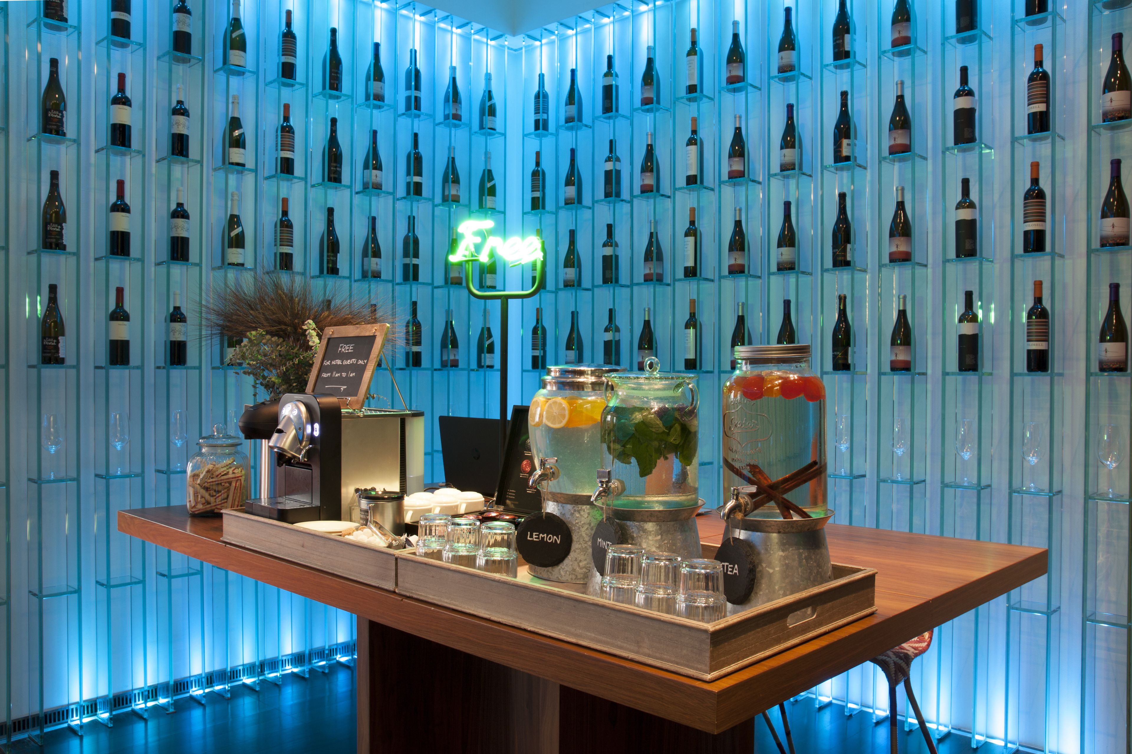 Photo - Sixtytwo Hotel