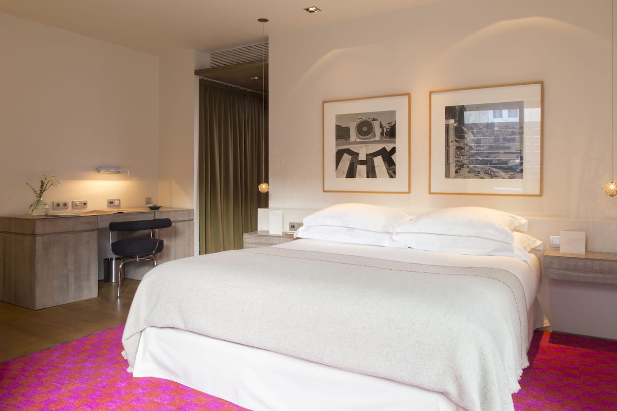 1 bedroom, premium bedding, minibar, in-room safe