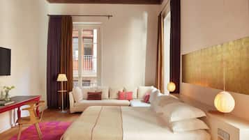 Premium bedding, minibar, in-room safe, desk