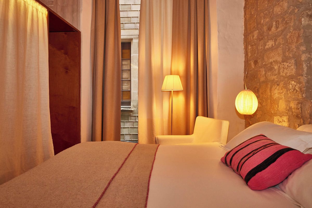 1 bedroom, premium bedding, minibar, in-room safe