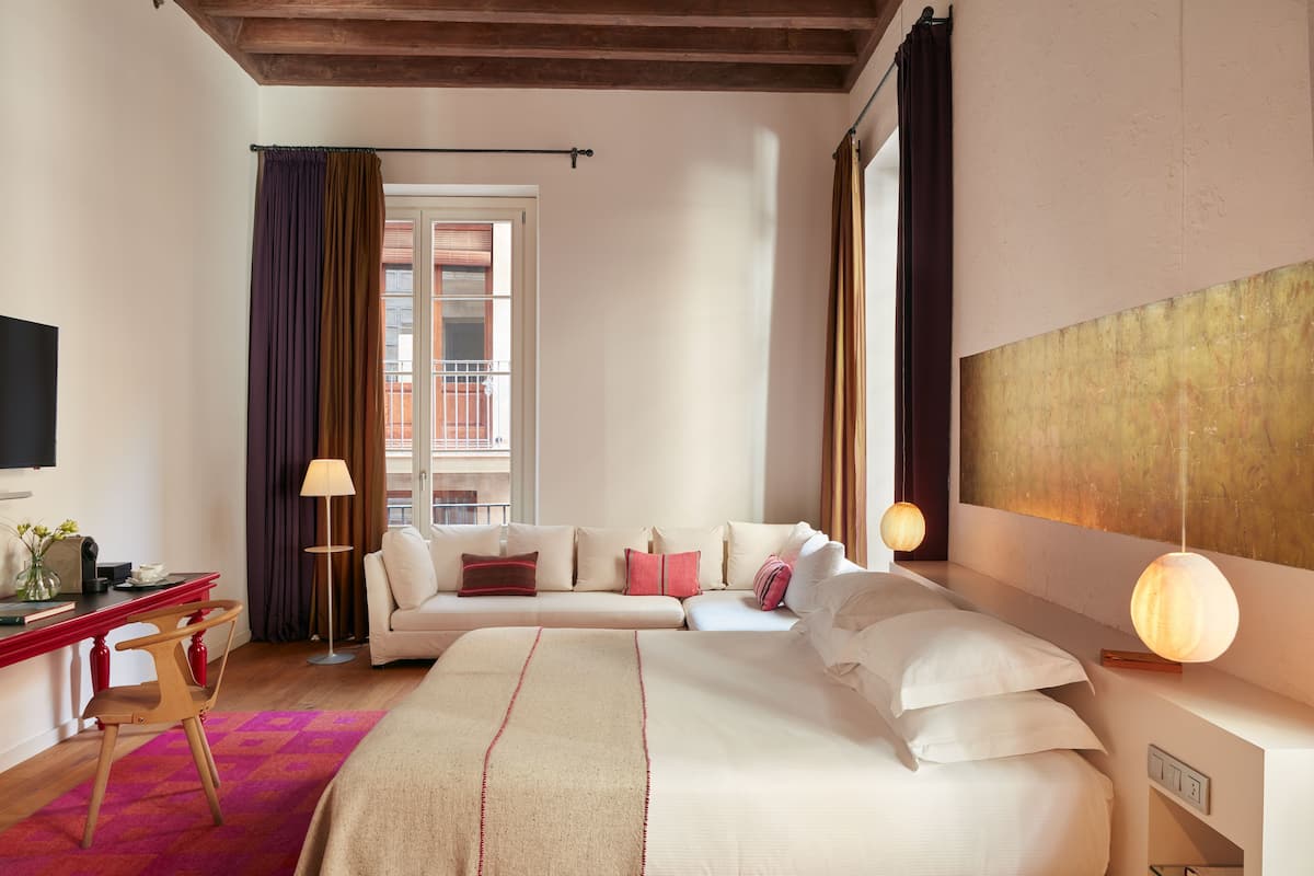 1 bedroom, premium bedding, minibar, in-room safe