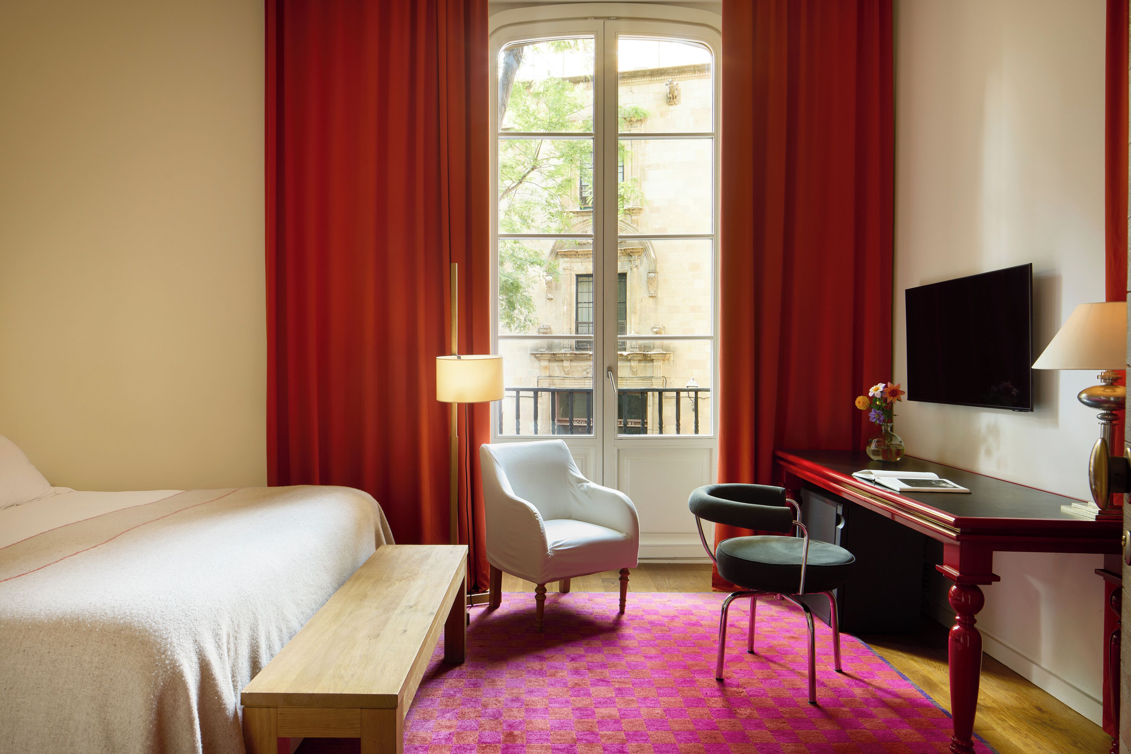 Deluxe room, Balcony | Ropa de cama de alta calidad y minibar 