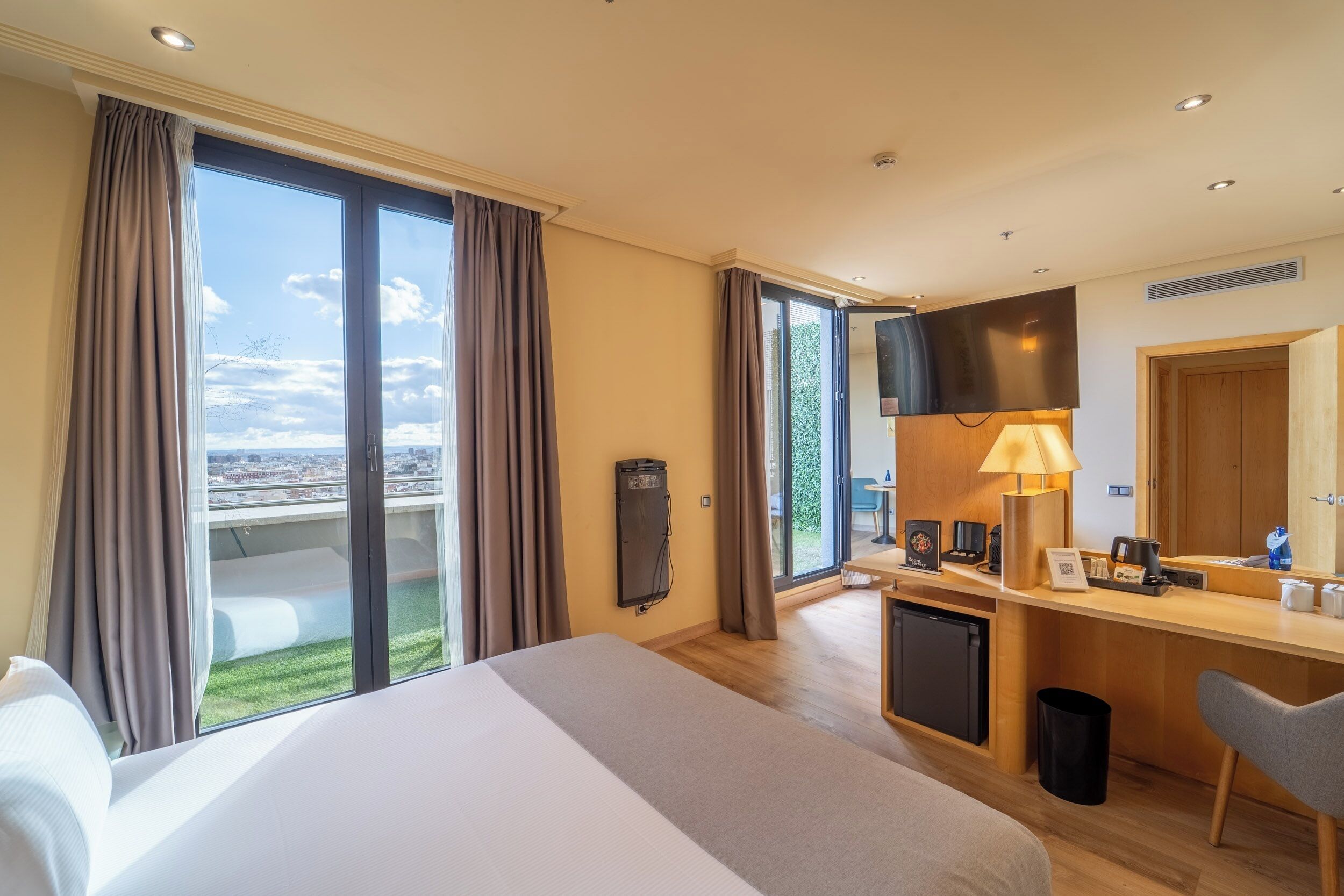 Premium bedding, minibar, in-room safe, desk