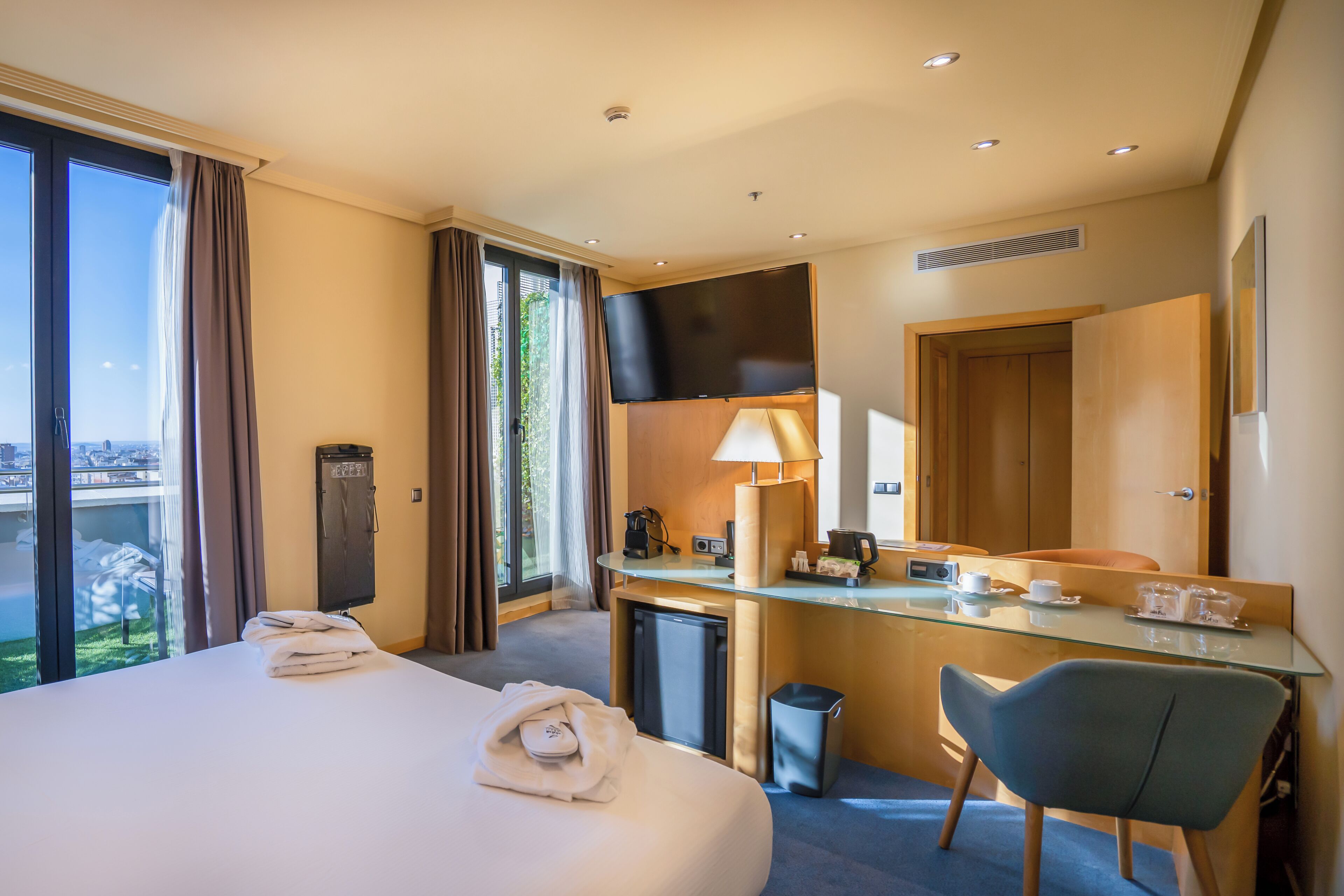 premium bedding, minibar, in-room safe, desk